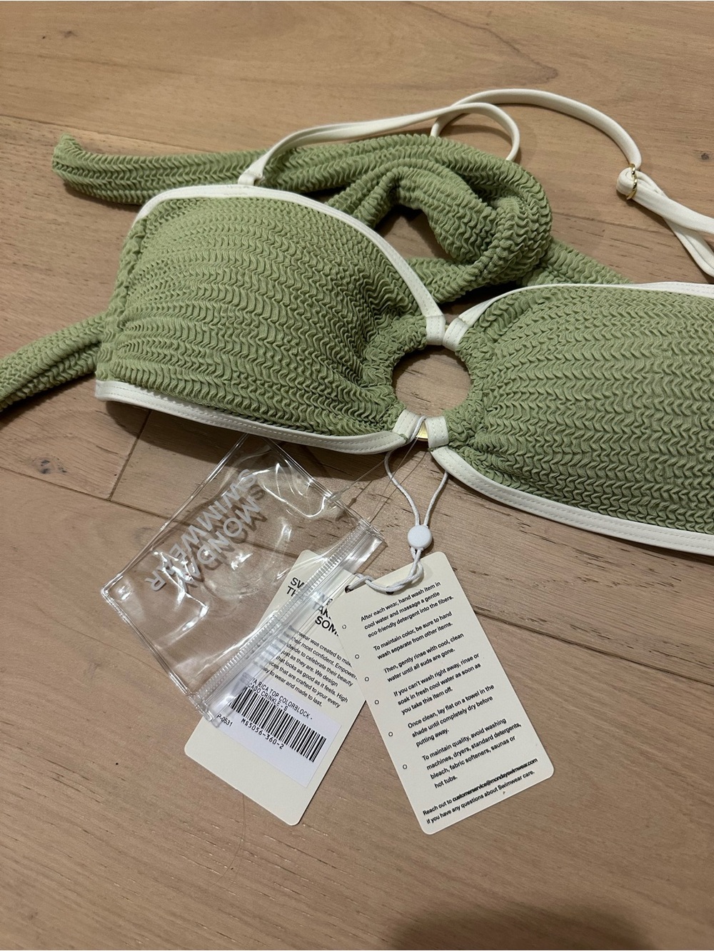 BNWT Monday Swimwear Costa Rica Top - Avocado/Ivory Crinkle SIZE SMALL - Picture 2 of 3